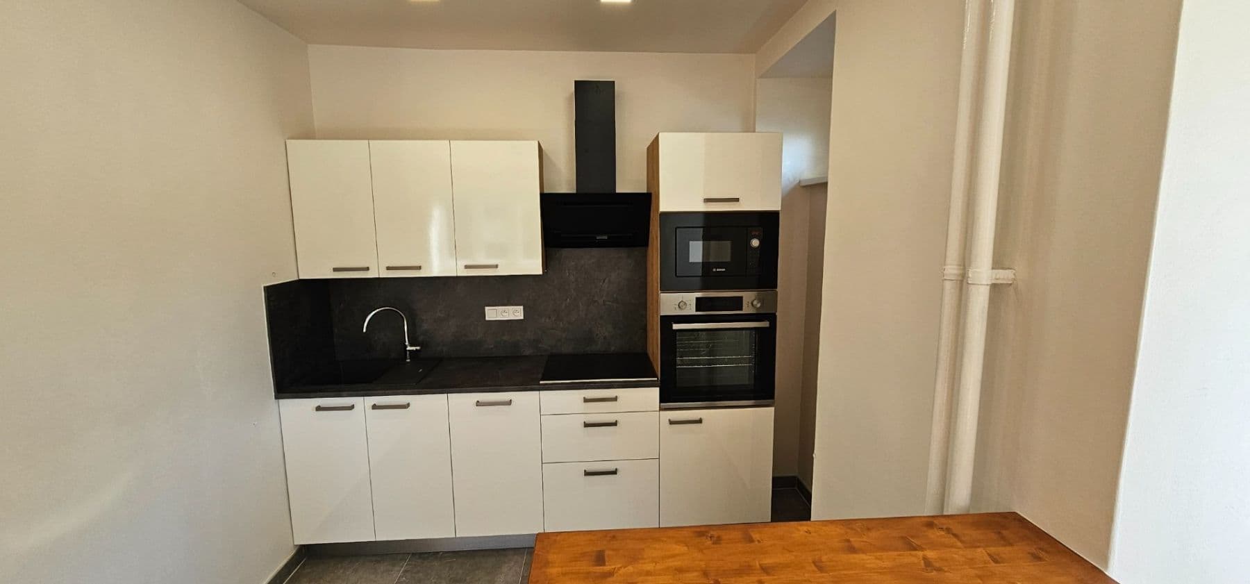 Prenájom bytu 1-izbový 45 m², Nad Kajetánkou, Praha, Praha Prenájom bytu 1-izbový 45 m², Nad Kajetánkou, Praha, Praha