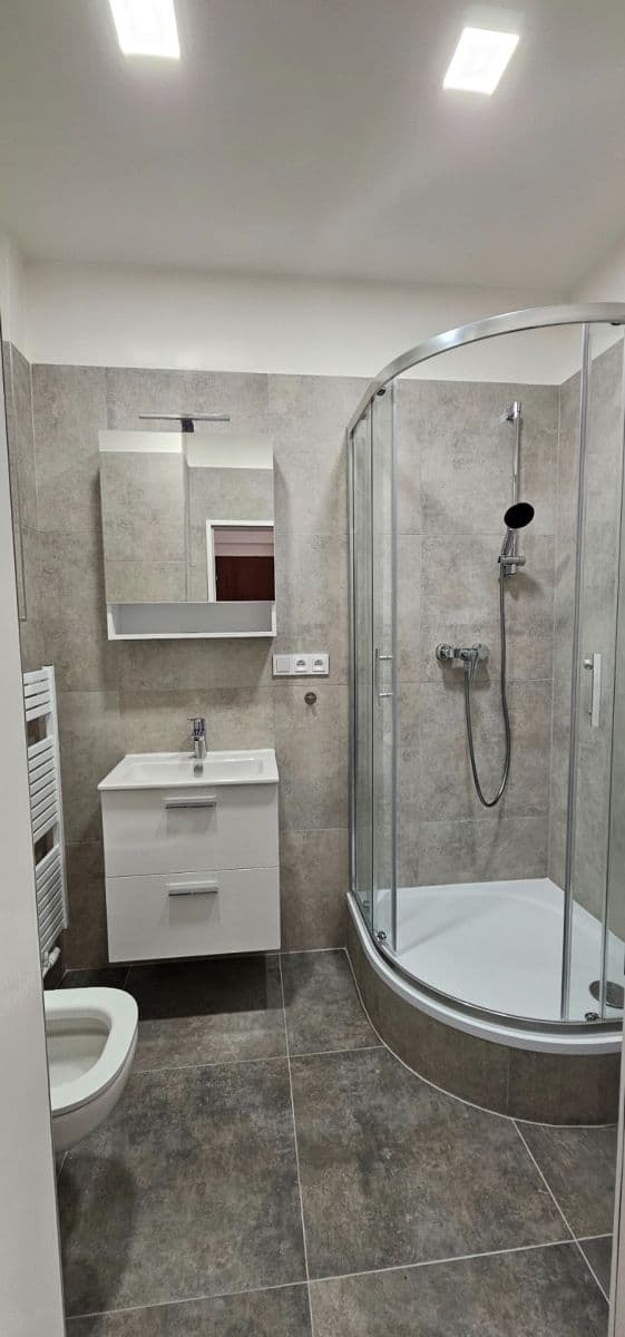 Prenájom bytu 1-izbový 45 m², Nad Kajetánkou, Praha, Praha Prenájom bytu 1-izbový 45 m², Nad Kajetánkou, Praha, Praha