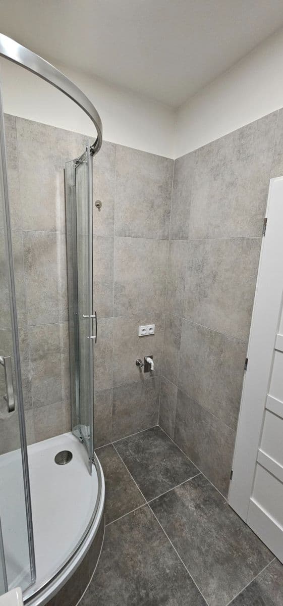 Prenájom bytu 1-izbový 45 m², Nad Kajetánkou, Praha, Praha Prenájom bytu 1-izbový 45 m², Nad Kajetánkou, Praha, Praha