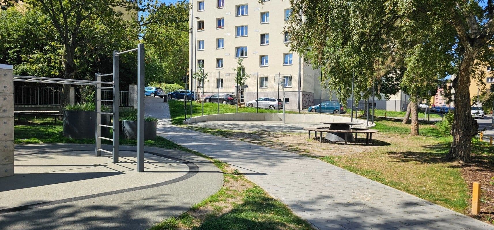 Prenájom bytu 1-izbový 45 m², Nad Kajetánkou, Praha, Praha Prenájom bytu 1-izbový 45 m², Nad Kajetánkou, Praha, Praha