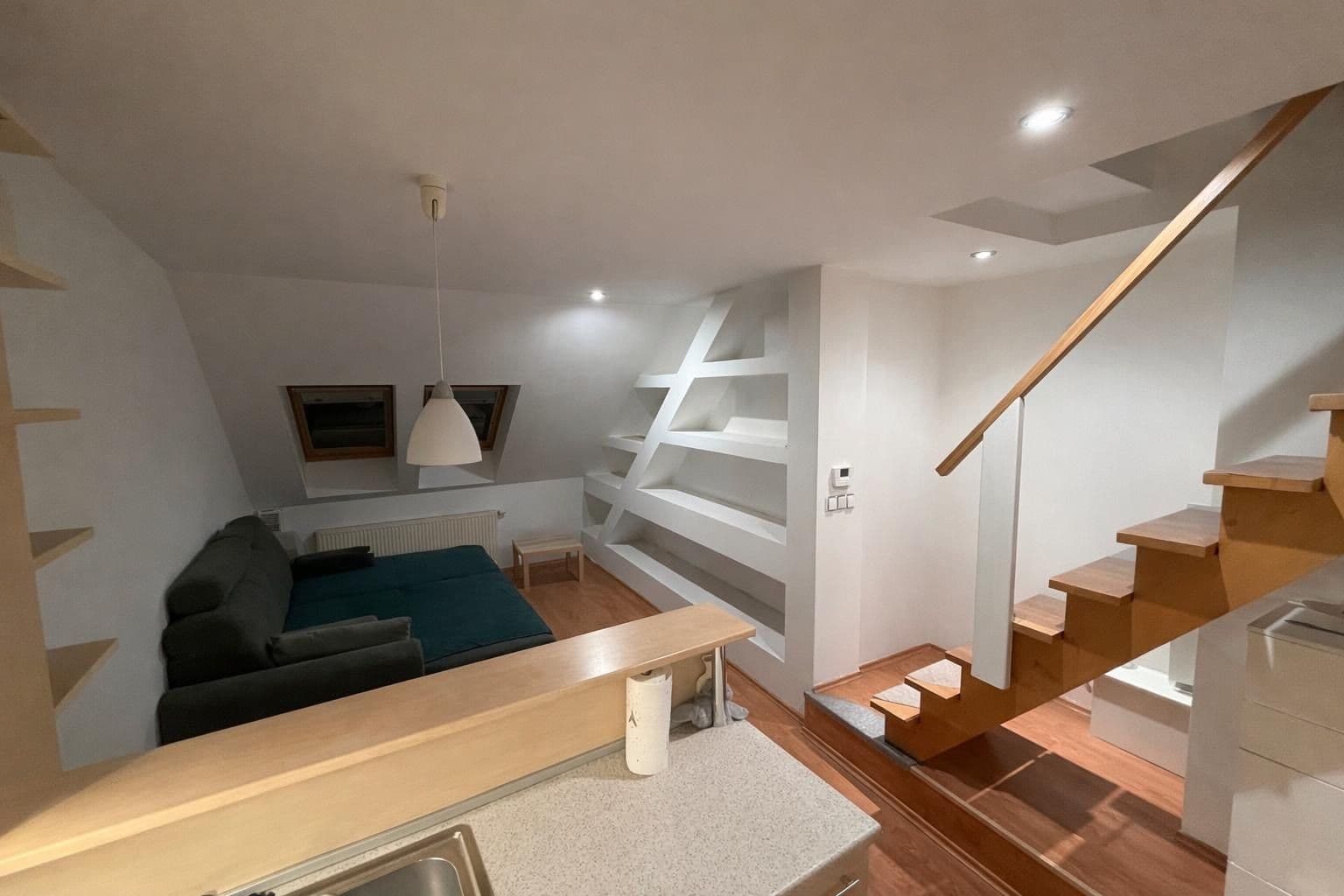 Prenájom bytu 3-izbový 65 m², Zelená, Hradec Králové, Královéhradecký kraj Prenájom bytu 3-izbový 65 m², Zelená, Hradec Králové, Královéhradecký kraj