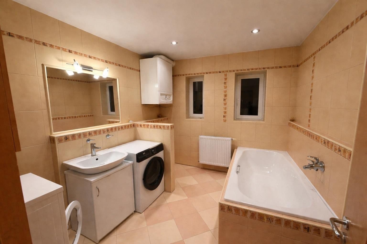 Prenájom bytu 3-izbový 65 m², Zelená, Hradec Králové, Královéhradecký kraj Prenájom bytu 3-izbový 65 m², Zelená, Hradec Králové, Královéhradecký kraj