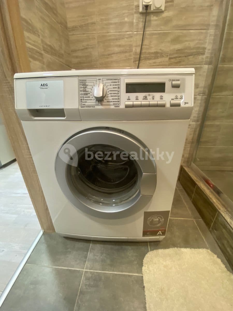 Prenájom bytu 2-izbový 49 m², Smotlachova, Praha, Praha Prenájom bytu 2-izbový 49 m², Smotlachova, Praha, Praha