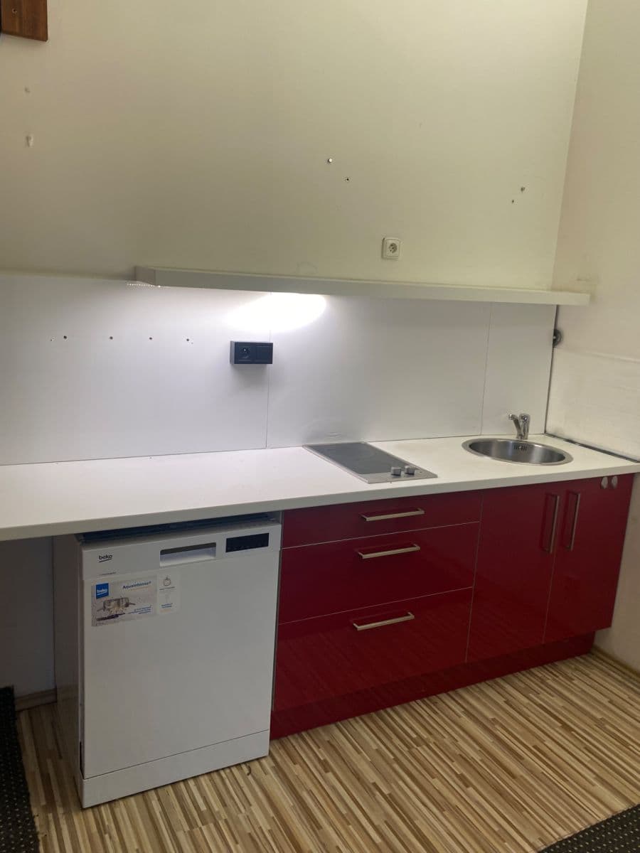 Prenájom bytu 1-izbový 27 m², Živanická, Praha, Praha Prenájom bytu 1-izbový 27 m², Živanická, Praha, Praha