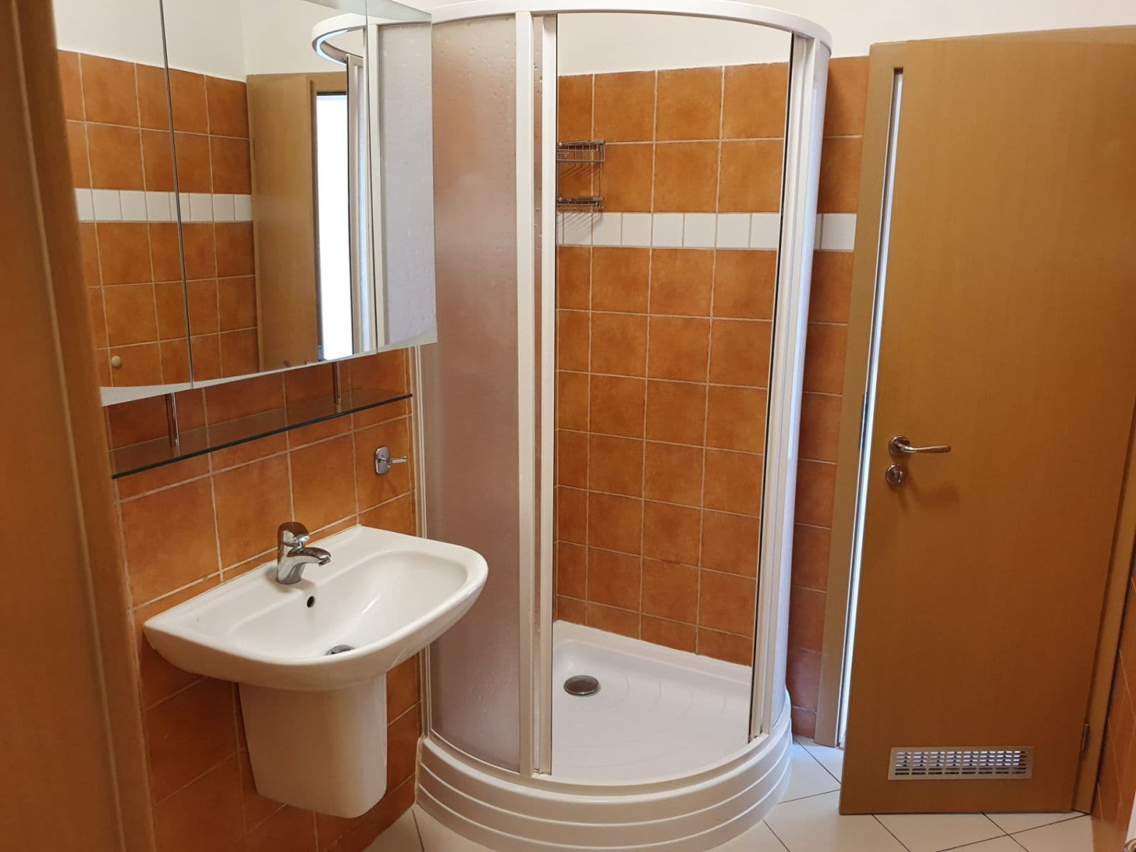 Prenájom bytu 1-izbový 37 m², Ovenecká, Praha, Praha Prenájom bytu 1-izbový 37 m², Ovenecká, Praha, Praha