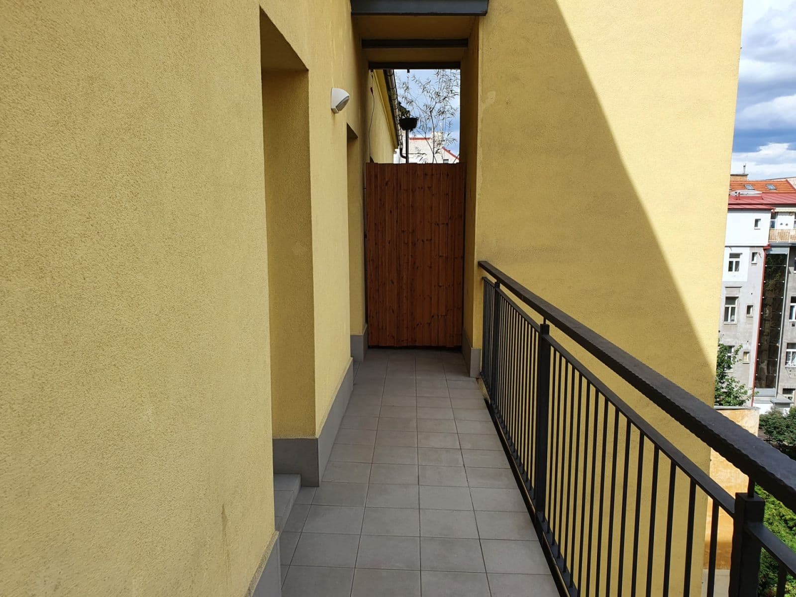 Prenájom bytu 1-izbový 37 m², Ovenecká, Praha, Praha Prenájom bytu 1-izbový 37 m², Ovenecká, Praha, Praha