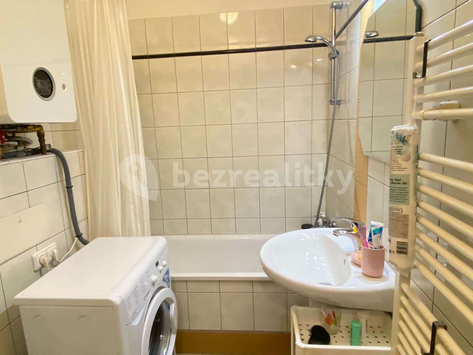 Prenájom bytu 2-izbový 45 m², Biskupcova, Praha, Praha Prenájom bytu 2-izbový 45 m², Biskupcova, Praha, Praha