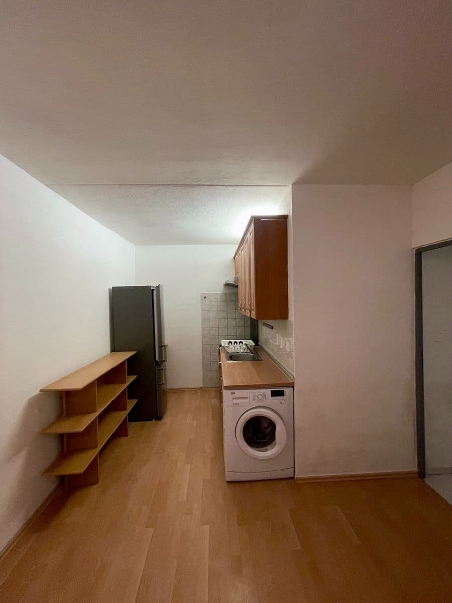 Prenájom bytu 2-izbový 40 m², Pujmanové, Praha, Praha Prenájom bytu 2-izbový 40 m², Pujmanové, Praha, Praha
