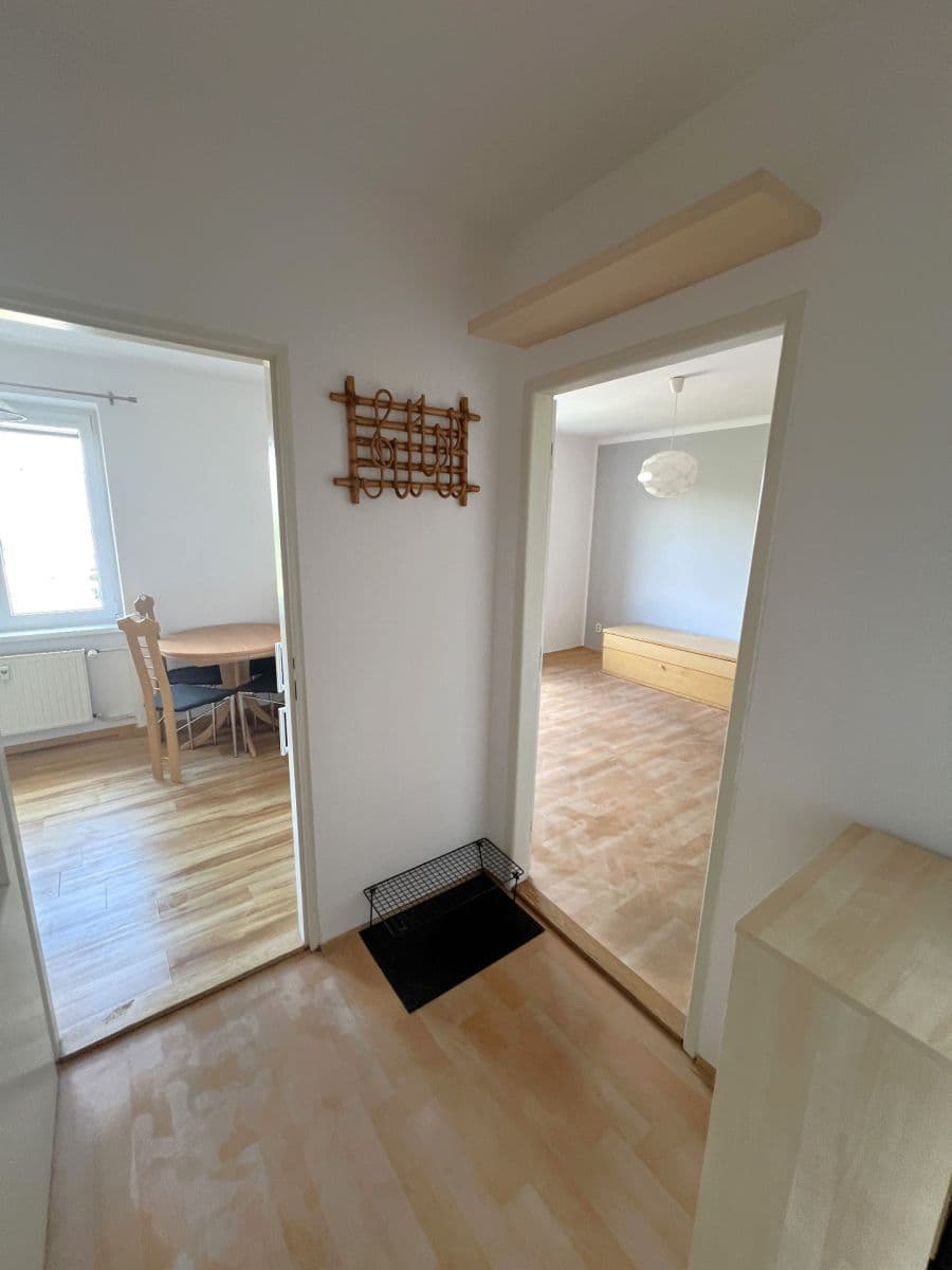 Prenájom bytu 1-izbový 30 m², Křivoklátská, Praha, Praha Prenájom bytu 1-izbový 30 m², Křivoklátská, Praha, Praha