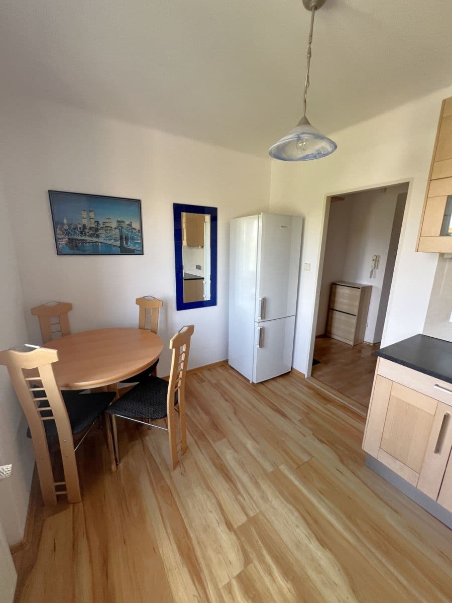 Prenájom bytu 1-izbový 30 m², Křivoklátská, Praha, Praha Prenájom bytu 1-izbový 30 m², Křivoklátská, Praha, Praha