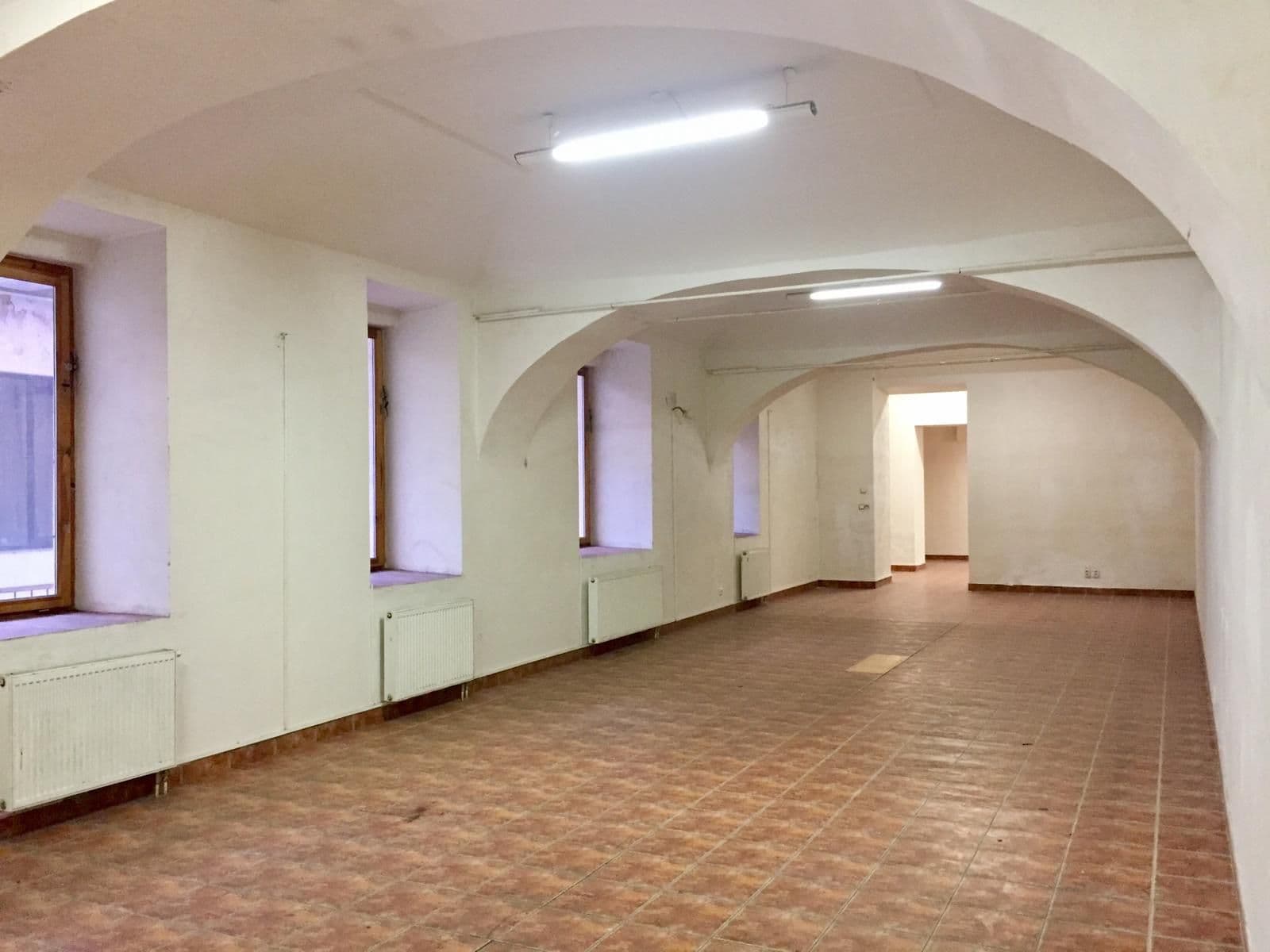 Prenájom nebytového priestoru 140 m², Štefánikova, Praha, Praha Prenájom nebytového priestoru 140 m², Štefánikova, Praha, Praha