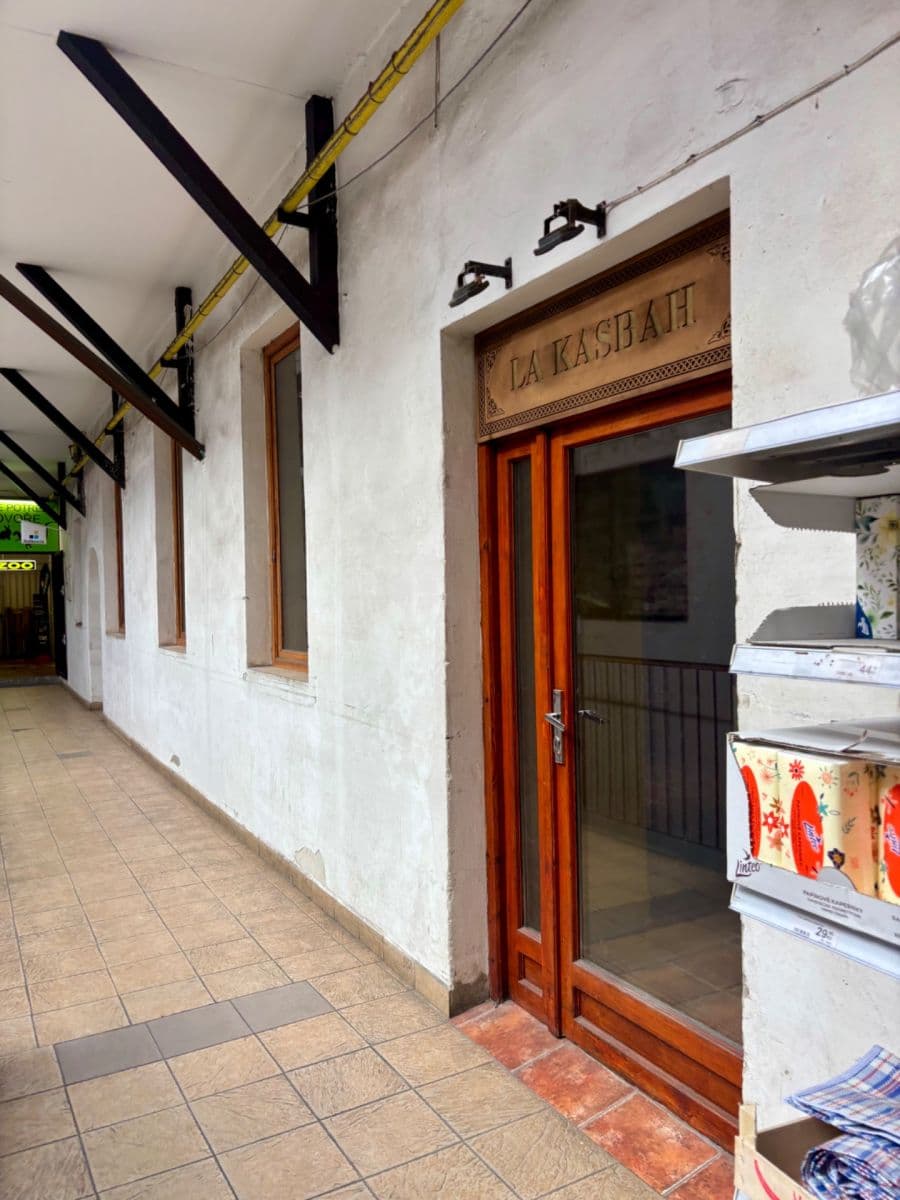 Prenájom nebytového priestoru 140 m², Štefánikova, Praha, Praha Prenájom nebytového priestoru 140 m², Štefánikova, Praha, Praha