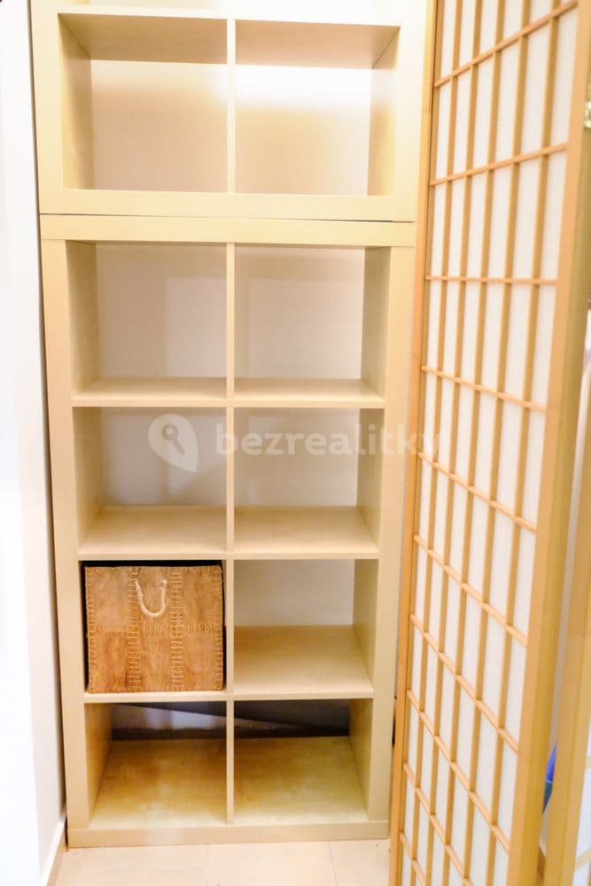 Prenájom bytu 2-izbový 60 m², U Okrouhlíku, Praha, Praha Prenájom bytu 2-izbový 60 m², U Okrouhlíku, Praha, Praha