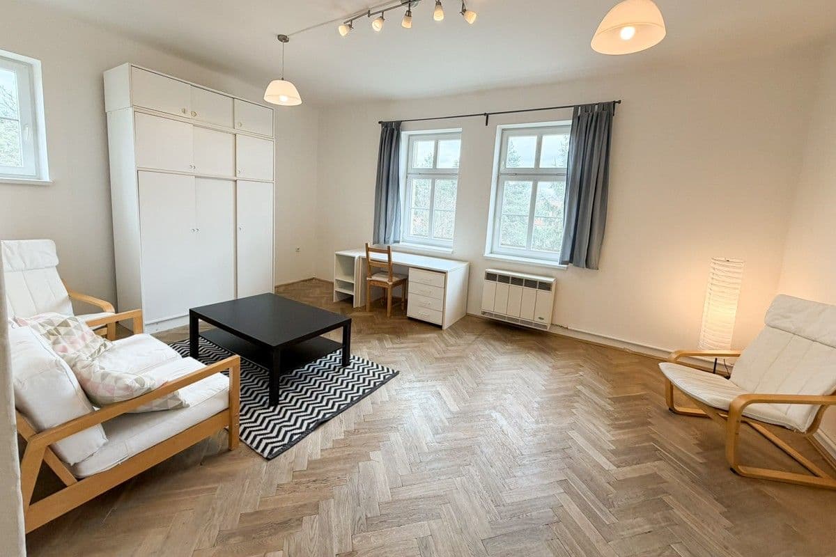 Prenájom bytu 2-izbový 60 m², U Okrouhlíku, Praha, Praha Prenájom bytu 2-izbový 60 m², U Okrouhlíku, Praha, Praha