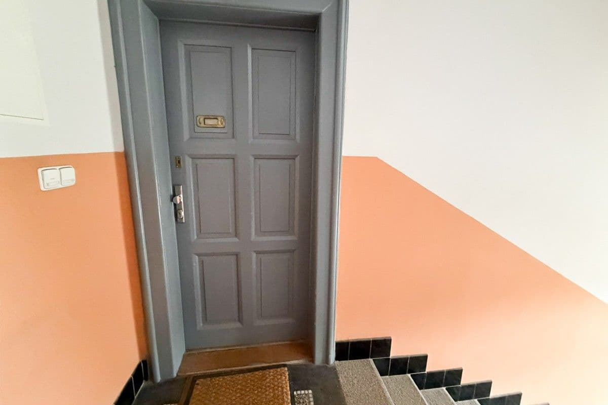Prenájom bytu 2-izbový 60 m², U Okrouhlíku, Praha, Praha Prenájom bytu 2-izbový 60 m², U Okrouhlíku, Praha, Praha