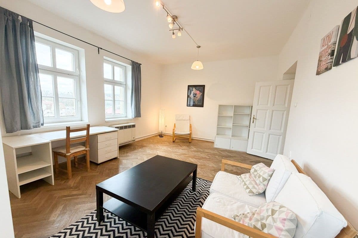 Prenájom bytu 2-izbový 60 m², U Okrouhlíku, Praha, Praha Prenájom bytu 2-izbový 60 m², U Okrouhlíku, Praha, Praha