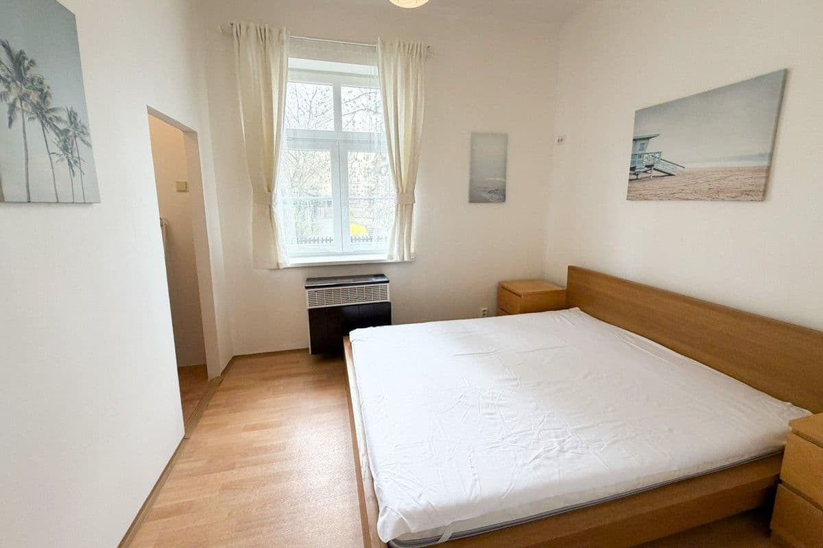 Prenájom bytu 2-izbový 60 m², U Okrouhlíku, Praha, Praha Prenájom bytu 2-izbový 60 m², U Okrouhlíku, Praha, Praha