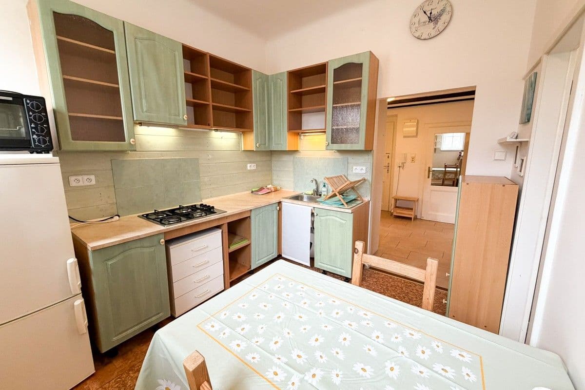 Prenájom bytu 2-izbový 60 m², U Okrouhlíku, Praha, Praha Prenájom bytu 2-izbový 60 m², U Okrouhlíku, Praha, Praha