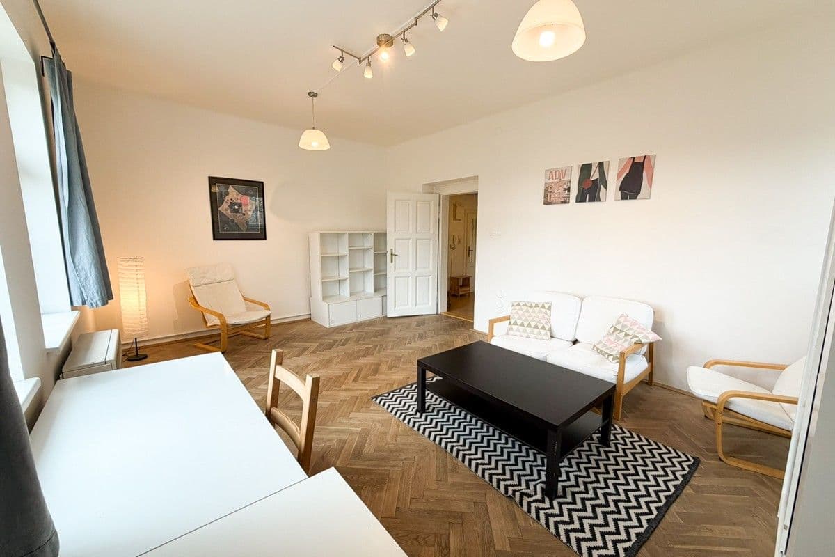 Prenájom bytu 2-izbový 60 m², U Okrouhlíku, Praha, Praha Prenájom bytu 2-izbový 60 m², U Okrouhlíku, Praha, Praha