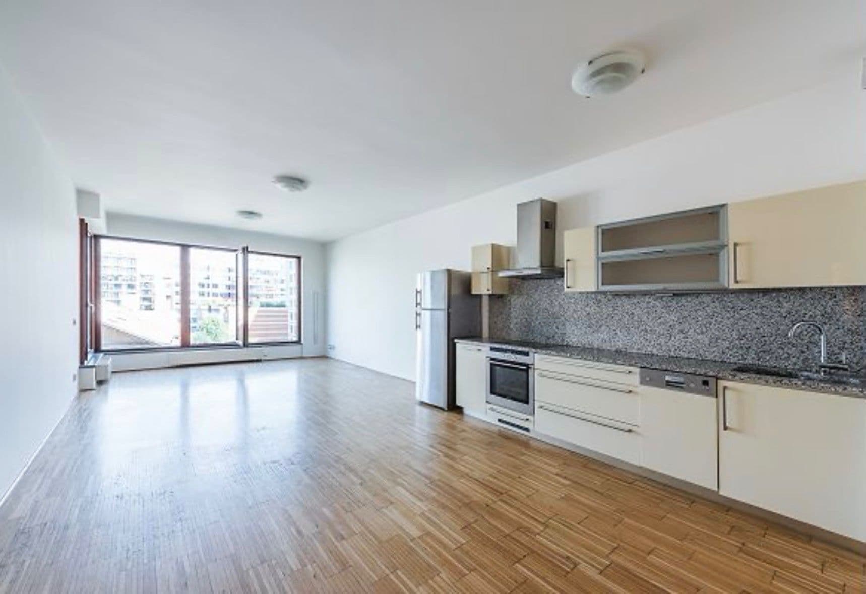 Prenájom bytu 2-izbový 73 m², Rohanské nábřeží, Praha, Praha Prenájom bytu 2-izbový 73 m², Rohanské nábřeží, Praha, Praha