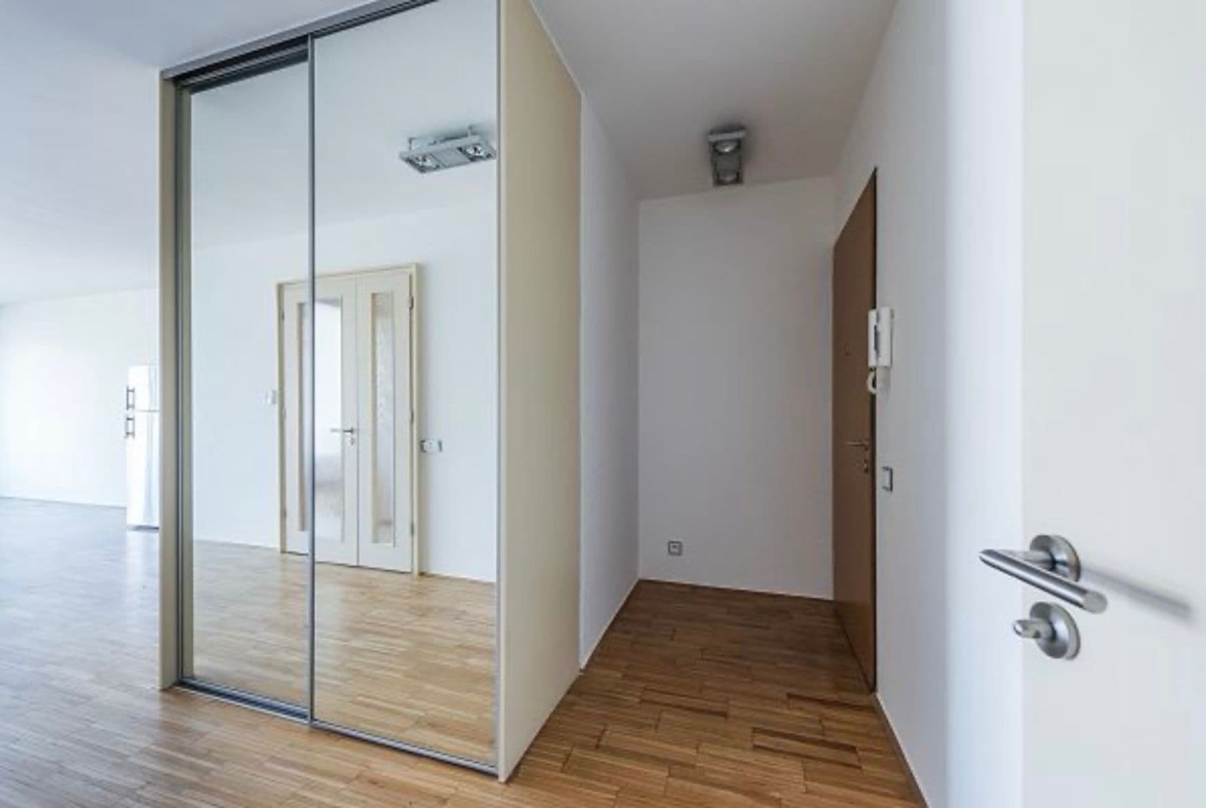 Prenájom bytu 2-izbový 73 m², Rohanské nábřeží, Praha, Praha Prenájom bytu 2-izbový 73 m², Rohanské nábřeží, Praha, Praha