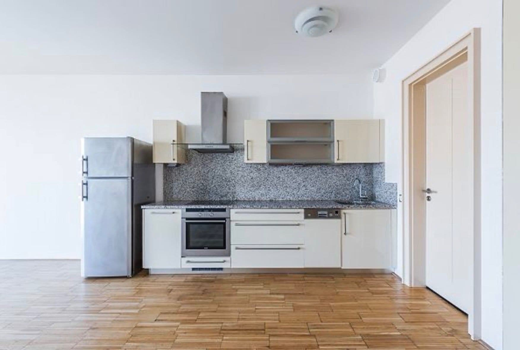 Prenájom bytu 2-izbový 73 m², Rohanské nábřeží, Praha, Praha Prenájom bytu 2-izbový 73 m², Rohanské nábřeží, Praha, Praha