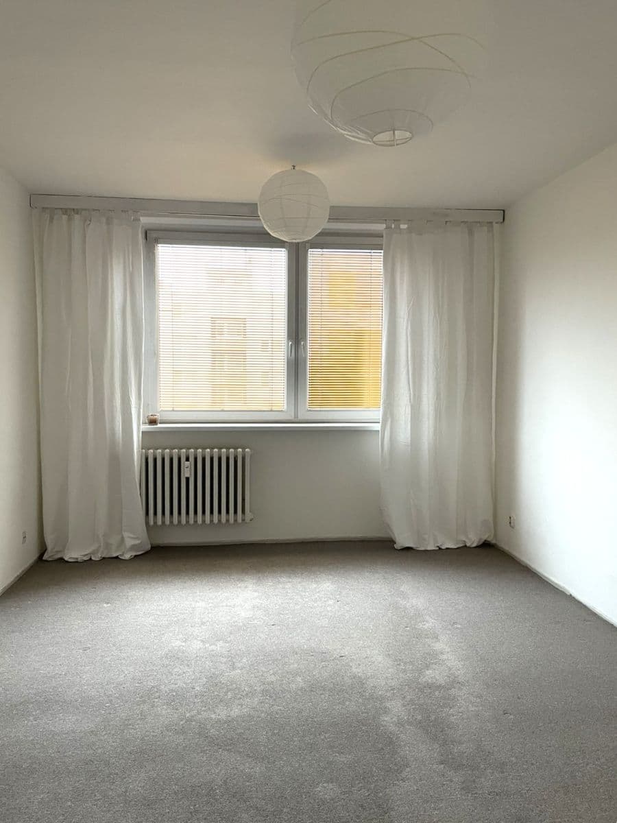 Prenájom bytu 1-izbový 35 m², Dlouhá, Zlín, Zlínský kraj Prenájom bytu 1-izbový 35 m², Dlouhá, Zlín, Zlínský kraj