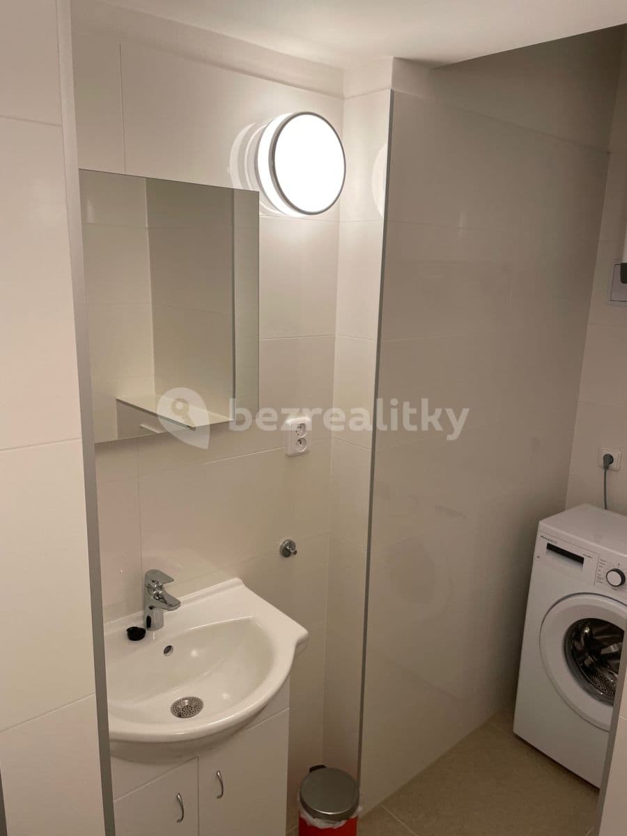 Prenájom bytu 2-izbový 42 m², Štěpánská, Praha, Praha Prenájom bytu 2-izbový 42 m², Štěpánská, Praha, Praha