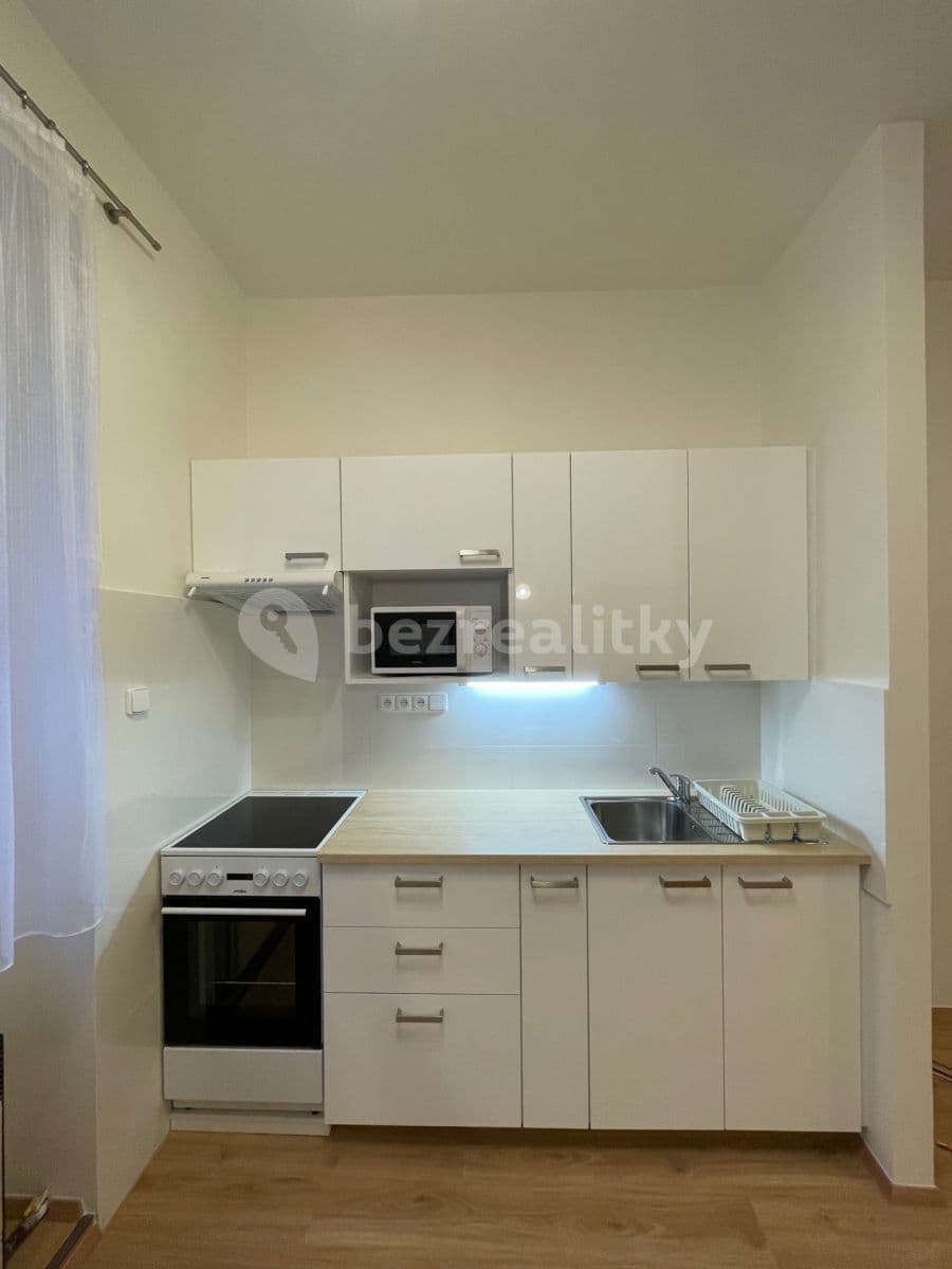 Prenájom bytu 2-izbový 42 m², Štěpánská, Praha, Praha Prenájom bytu 2-izbový 42 m², Štěpánská, Praha, Praha