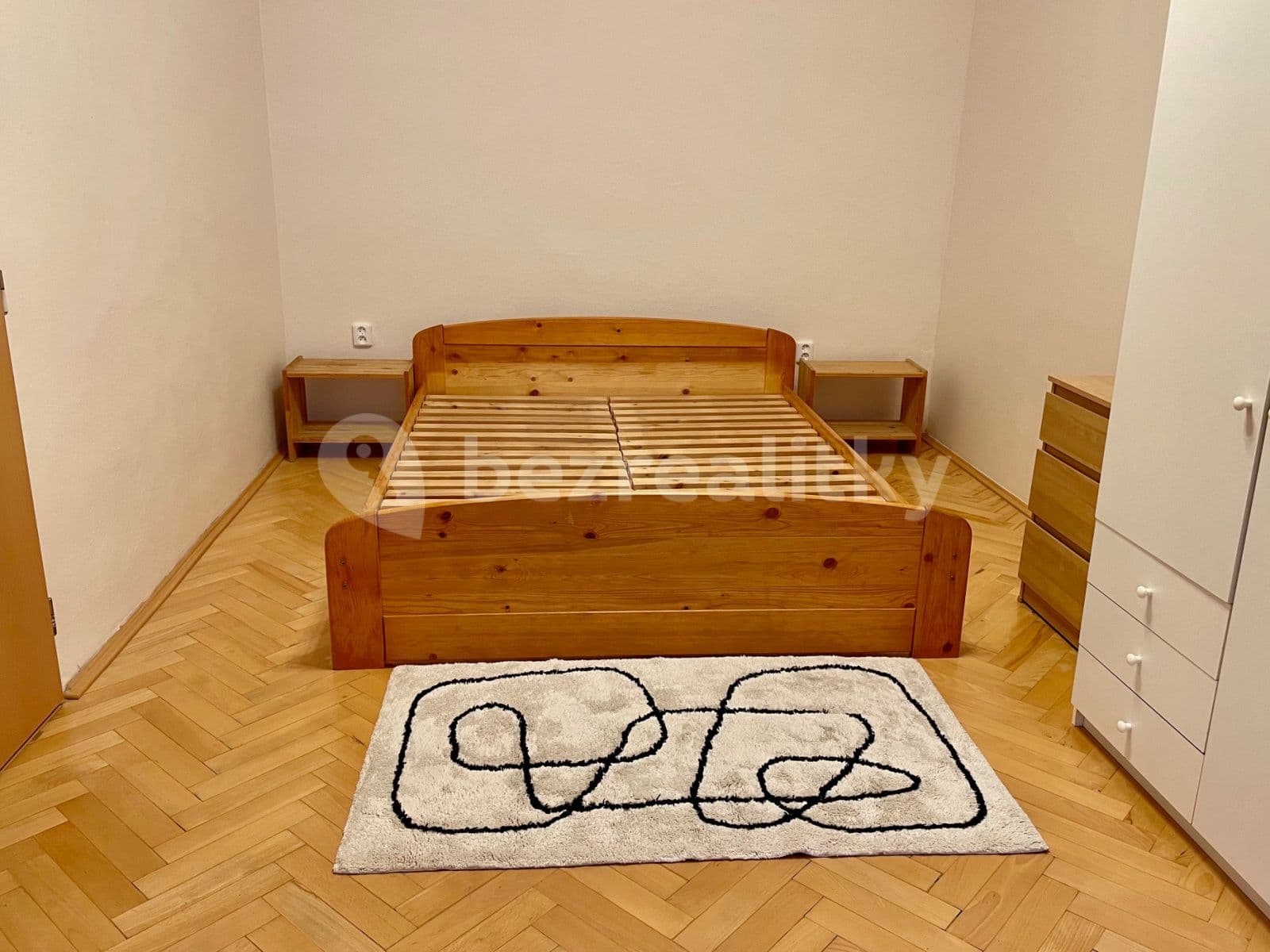 Prenájom bytu 2-izbový 42 m², Štěpánská, Praha, Praha Prenájom bytu 2-izbový 42 m², Štěpánská, Praha, Praha