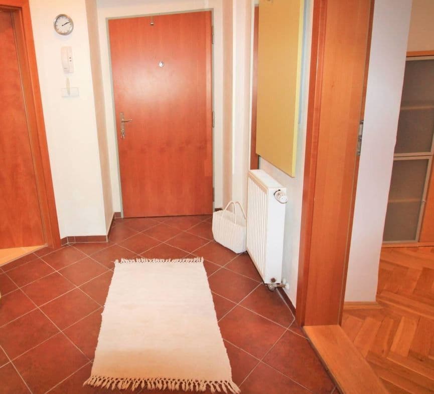Prenájom bytu 2-izbový 68 m², U Okrouhlíku, Praha, Praha Prenájom bytu 2-izbový 68 m², U Okrouhlíku, Praha, Praha
