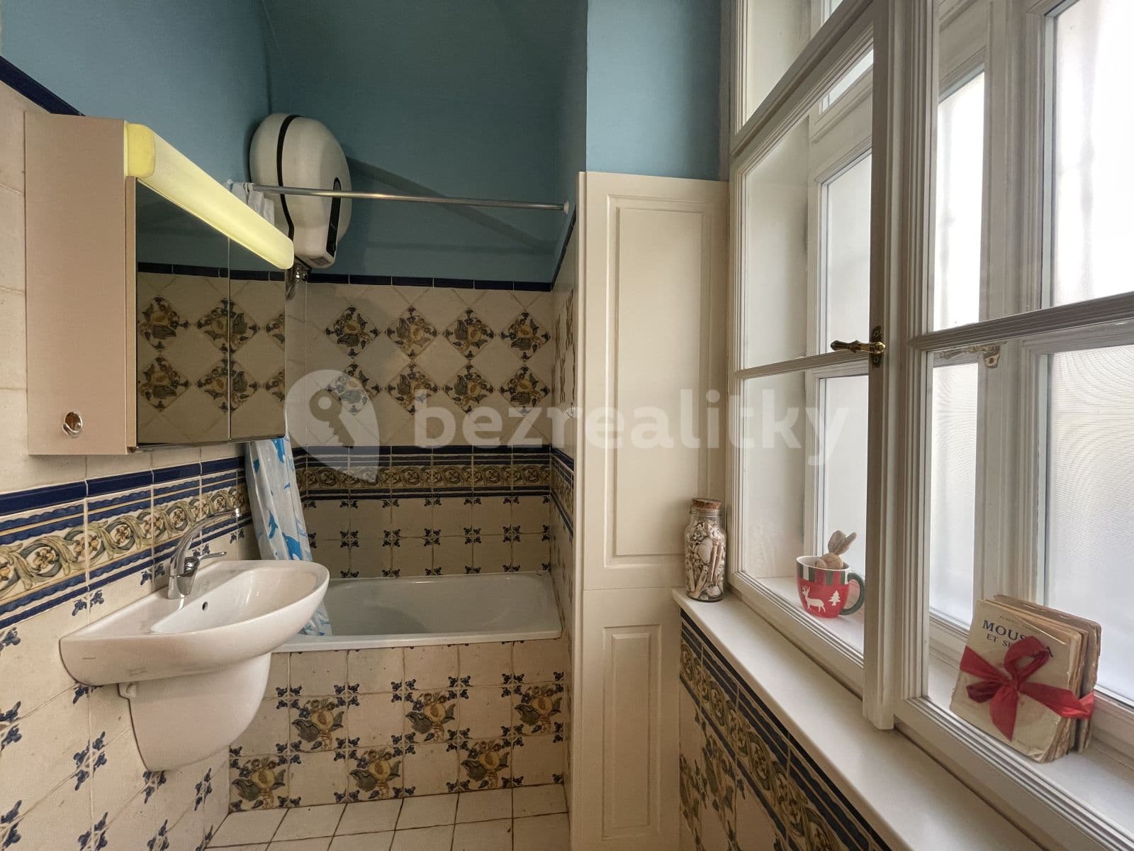 Prenájom bytu 2-izbový 35 m², Liliová, Praha, Praha Prenájom bytu 2-izbový 35 m², Liliová, Praha, Praha