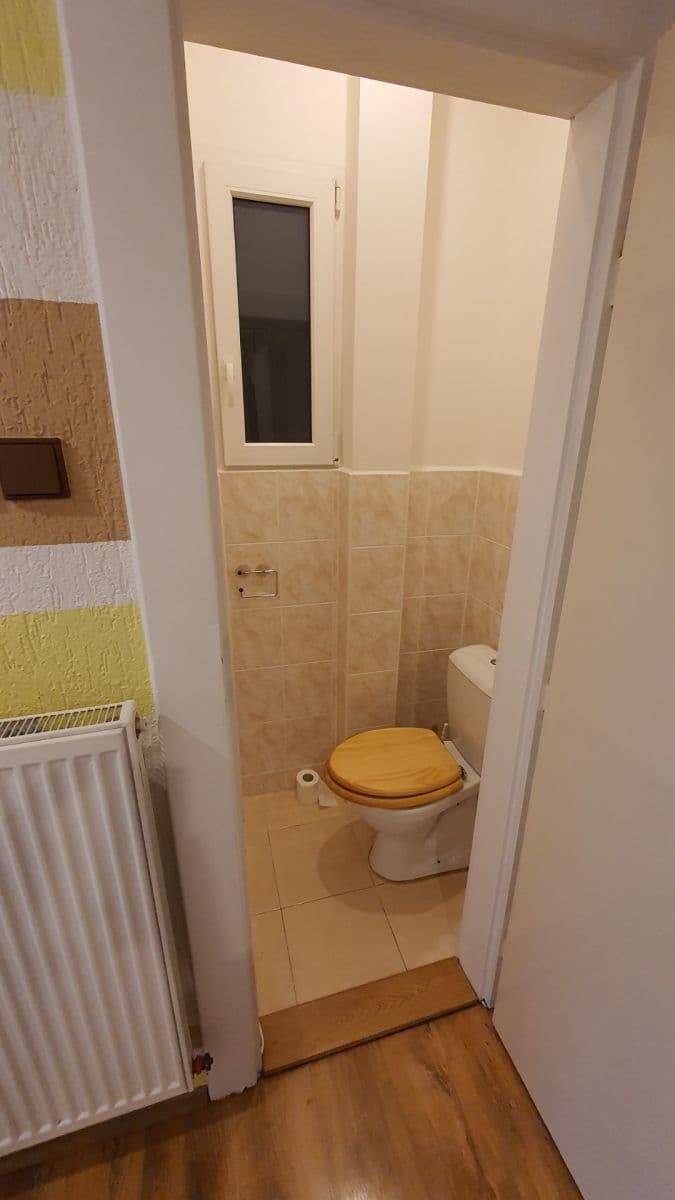 Prenájom bytu 2-izbový 44 m², Michaila Jurjeviče Lermontova, Praha, Praha Prenájom bytu 2-izbový 44 m², Michaila Jurjeviče Lermontova, Praha, Praha