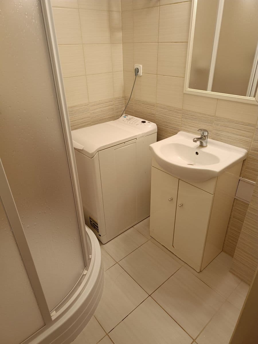 Prenájom bytu 2-izbový 50 m², Biskupcova, Praha, Praha Prenájom bytu 2-izbový 50 m², Biskupcova, Praha, Praha