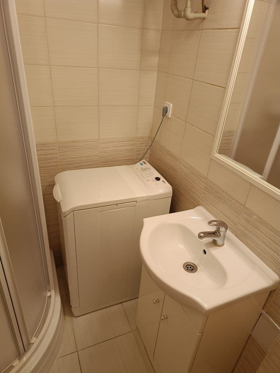 Prenájom bytu 2-izbový 50 m², Biskupcova, Praha, Praha Prenájom bytu 2-izbový 50 m², Biskupcova, Praha, Praha
