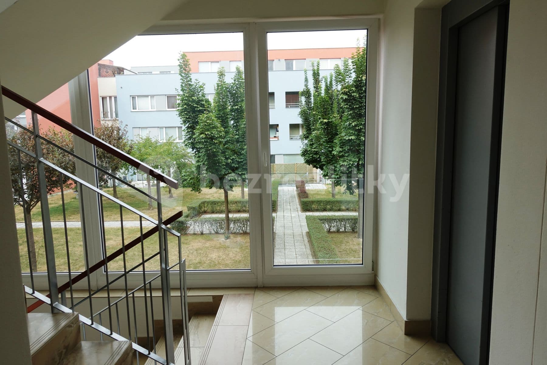 Prenájom bytu 2-izbový 74 m², Nad Šestikopy, Praha, Praha Prenájom bytu 2-izbový 74 m², Nad Šestikopy, Praha, Praha