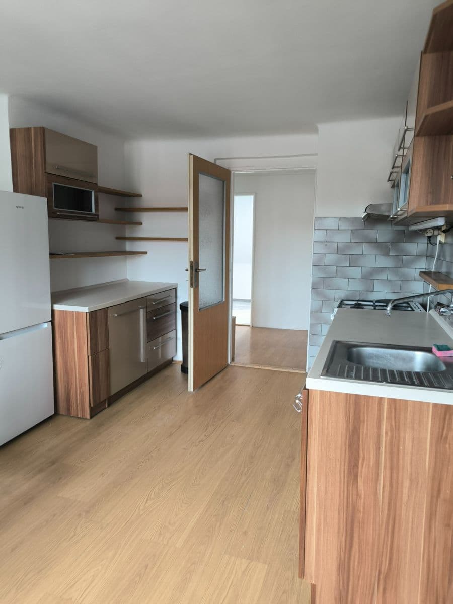 Prenájom bytu 3-izbový 80 m², Pod sady, Praha, Praha Prenájom bytu 3-izbový 80 m², Pod sady, Praha, Praha