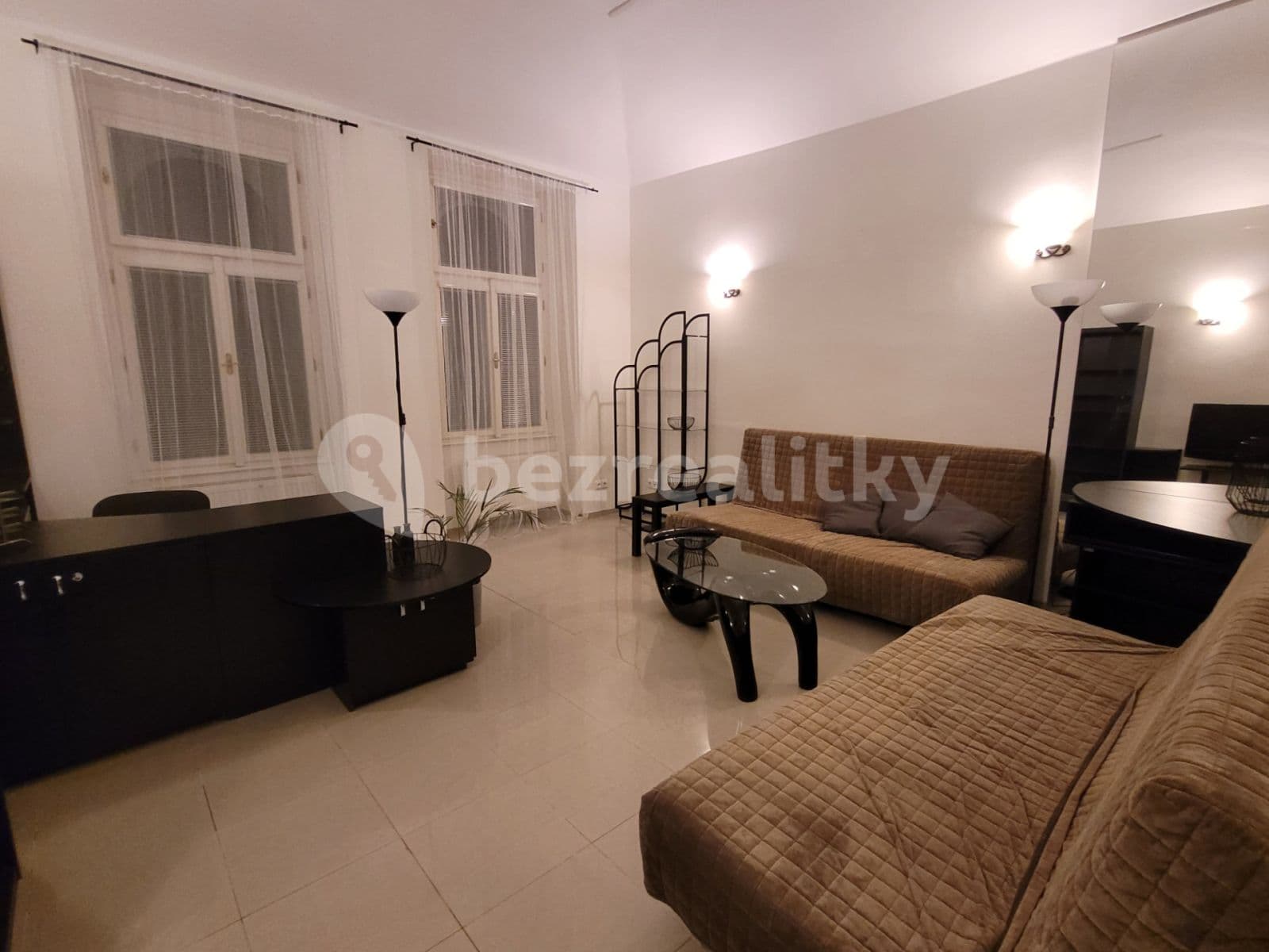 Prenájom bytu 2-izbový 60 m², Lublaňská, Praha, Praha Prenájom bytu 2-izbový 60 m², Lublaňská, Praha, Praha