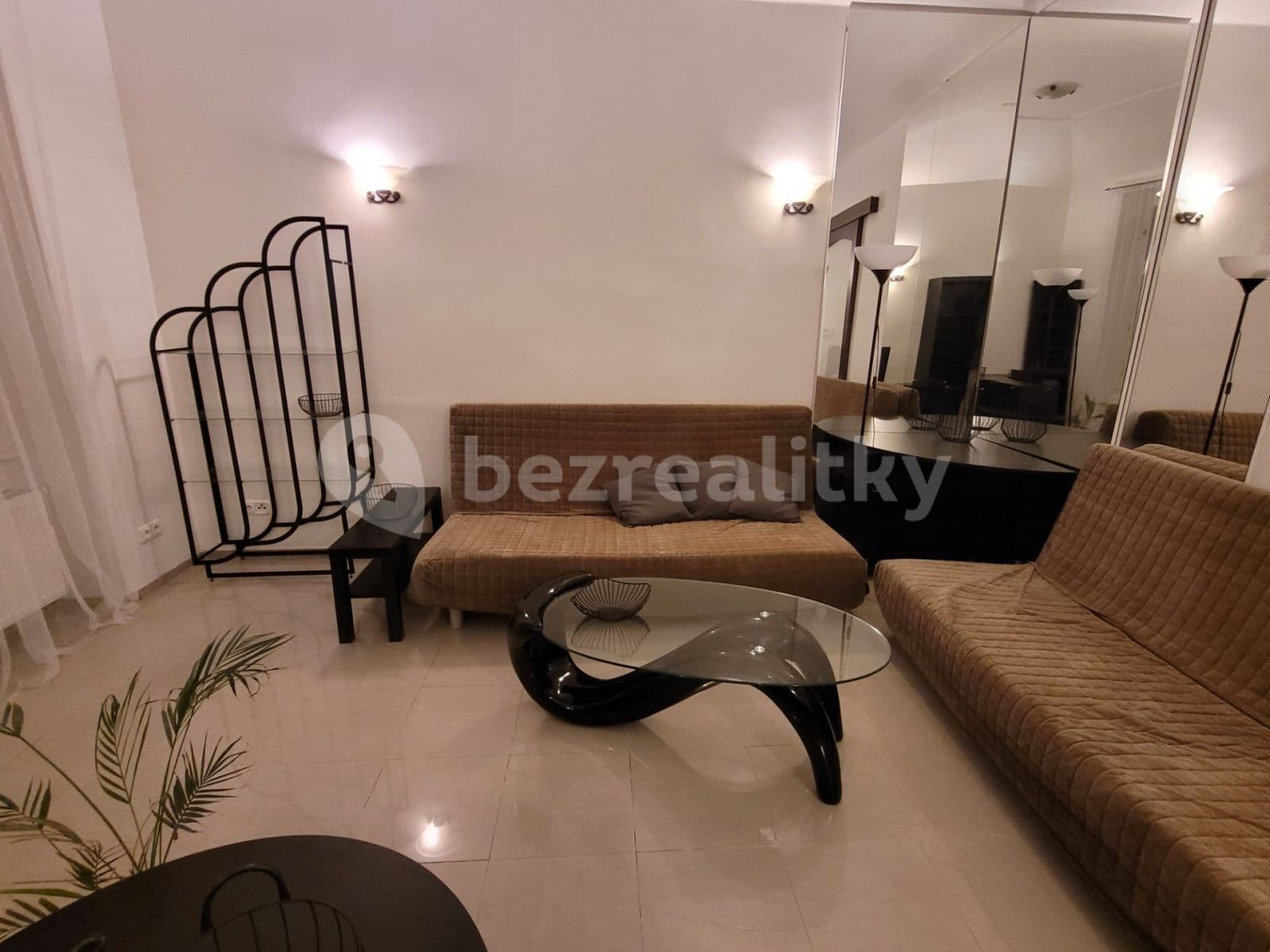 Prenájom bytu 2-izbový 60 m², Lublaňská, Praha, Praha Prenájom bytu 2-izbový 60 m², Lublaňská, Praha, Praha