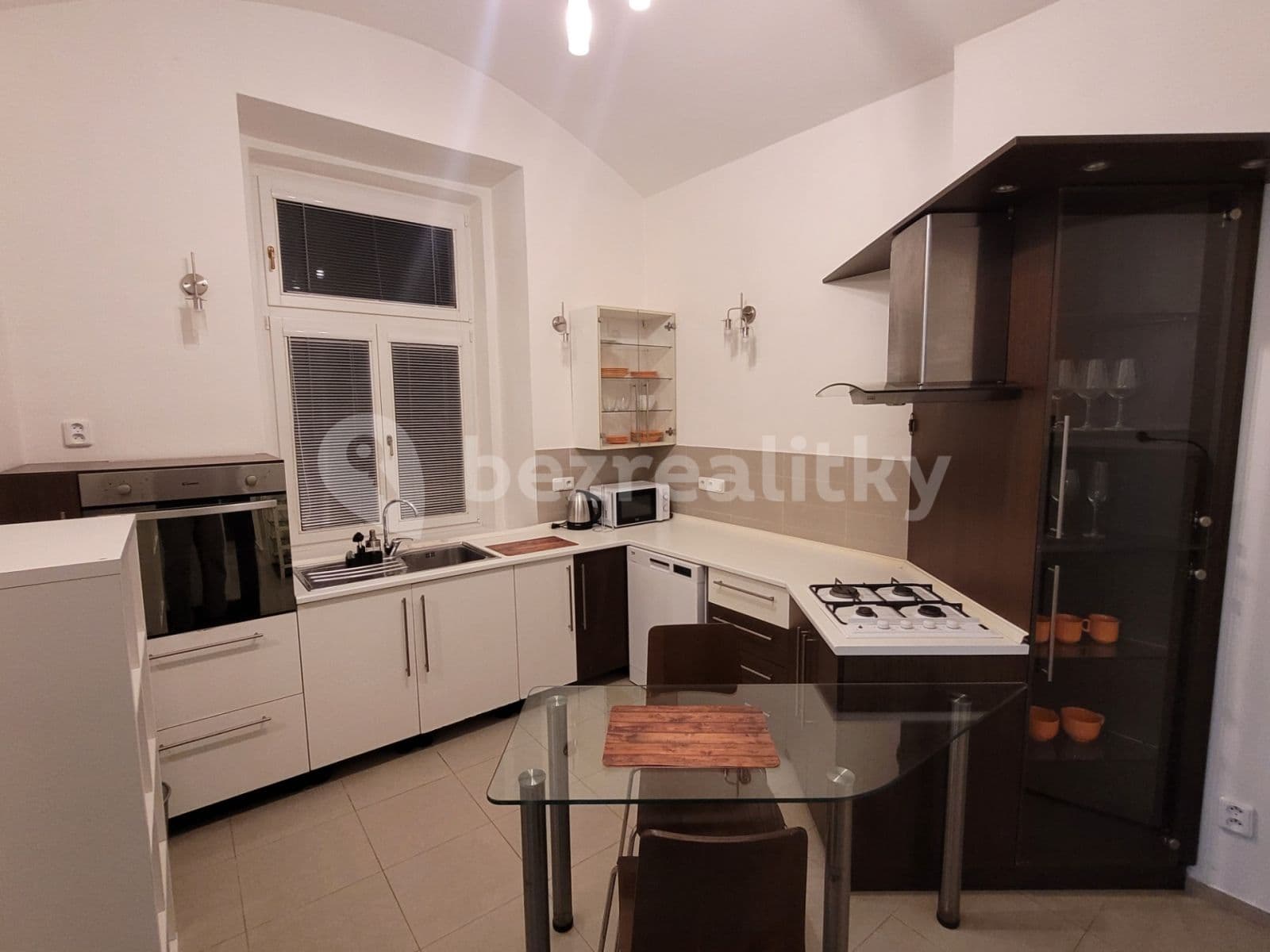 Prenájom bytu 2-izbový 60 m², Lublaňská, Praha, Praha Prenájom bytu 2-izbový 60 m², Lublaňská, Praha, Praha