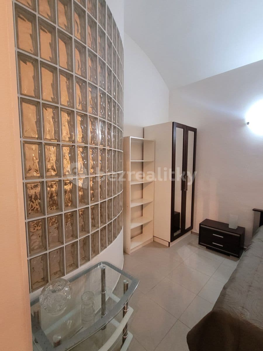 Prenájom bytu 2-izbový 60 m², Lublaňská, Praha, Praha Prenájom bytu 2-izbový 60 m², Lublaňská, Praha, Praha