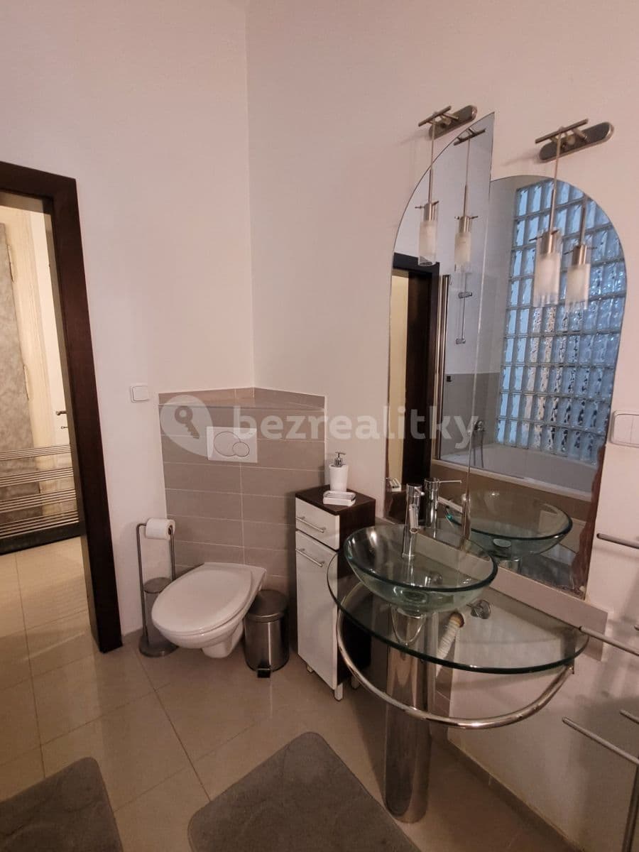 Prenájom bytu 2-izbový 60 m², Lublaňská, Praha, Praha Prenájom bytu 2-izbový 60 m², Lublaňská, Praha, Praha