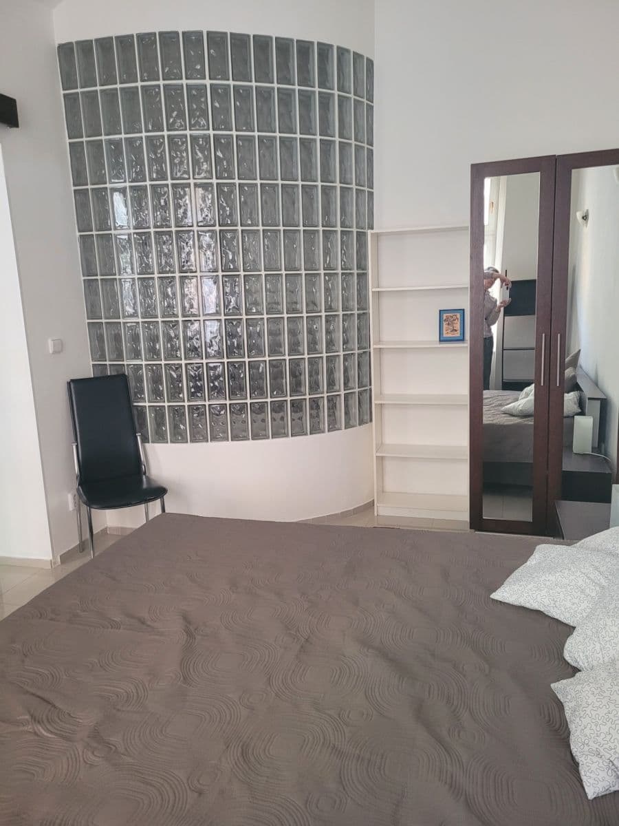 Prenájom bytu 2-izbový 60 m², Lublaňská, Praha, Praha Prenájom bytu 2-izbový 60 m², Lublaňská, Praha, Praha