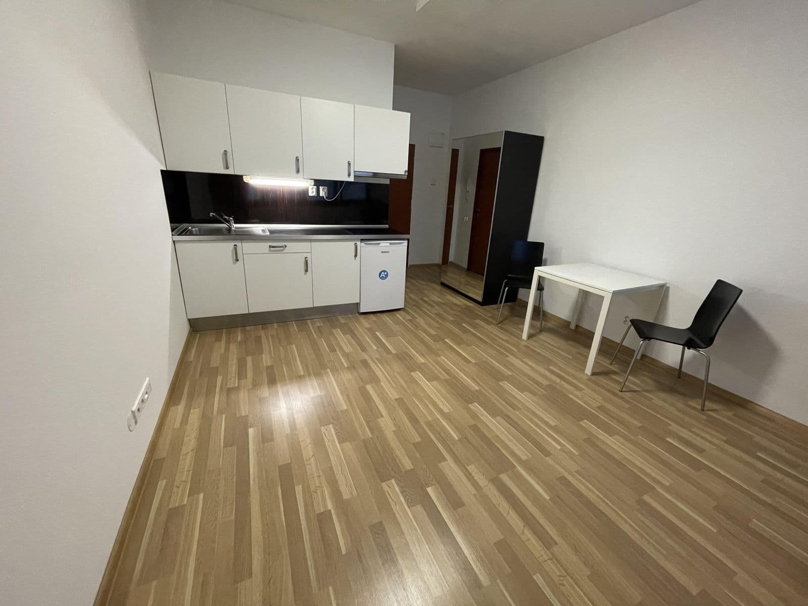 Prenájom bytu 1-izbový 25 m², Provazníkova, Brno, Jihomoravský kraj Prenájom bytu 1-izbový 25 m², Provazníkova, Brno, Jihomoravský kraj