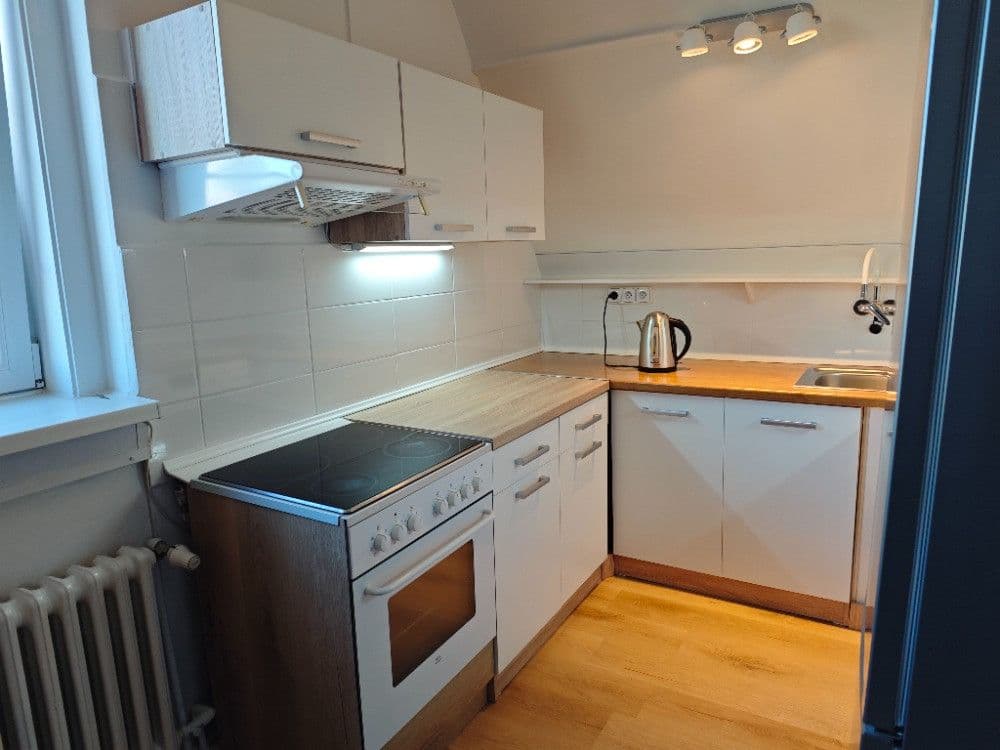 Prenájom bytu 1-izbový 28 m², V středu, Praha, Praha Prenájom bytu 1-izbový 28 m², V středu, Praha, Praha