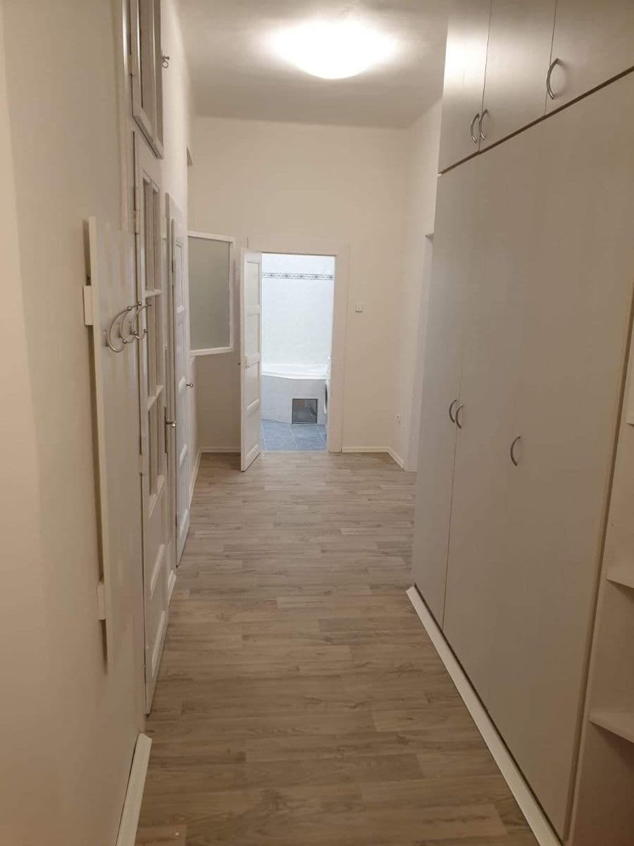 Prenájom bytu 2-izbový 63 m², Na Folimance, Praha, Praha Prenájom bytu 2-izbový 63 m², Na Folimance, Praha, Praha