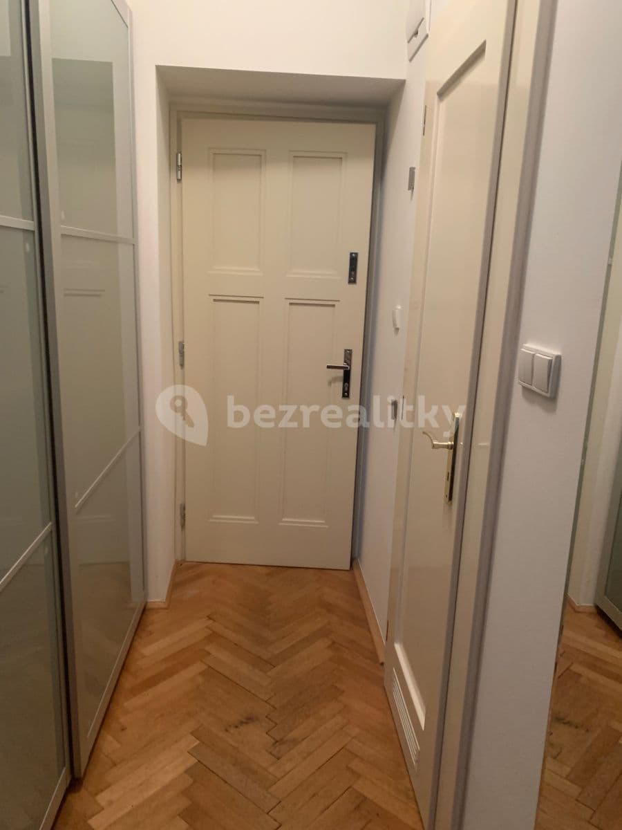 Prenájom bytu Garsoniéra 26 m², Starostrašnická, Praha, Praha Prenájom bytu Garsoniéra 26 m², Starostrašnická, Praha, Praha