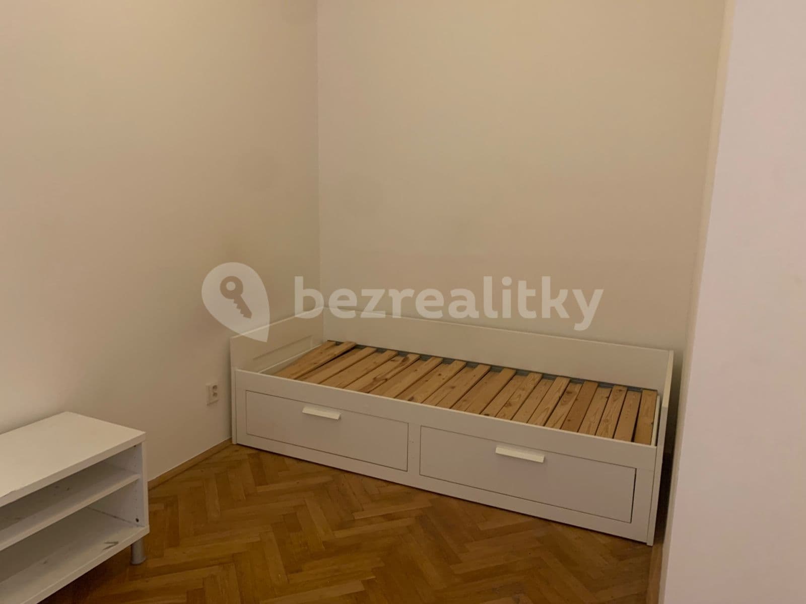 Prenájom bytu Garsoniéra 26 m², Starostrašnická, Praha, Praha Prenájom bytu Garsoniéra 26 m², Starostrašnická, Praha, Praha