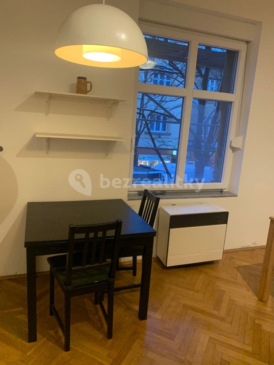 Prenájom bytu Garsoniéra 26 m², Starostrašnická, Praha, Praha Prenájom bytu Garsoniéra 26 m², Starostrašnická, Praha, Praha