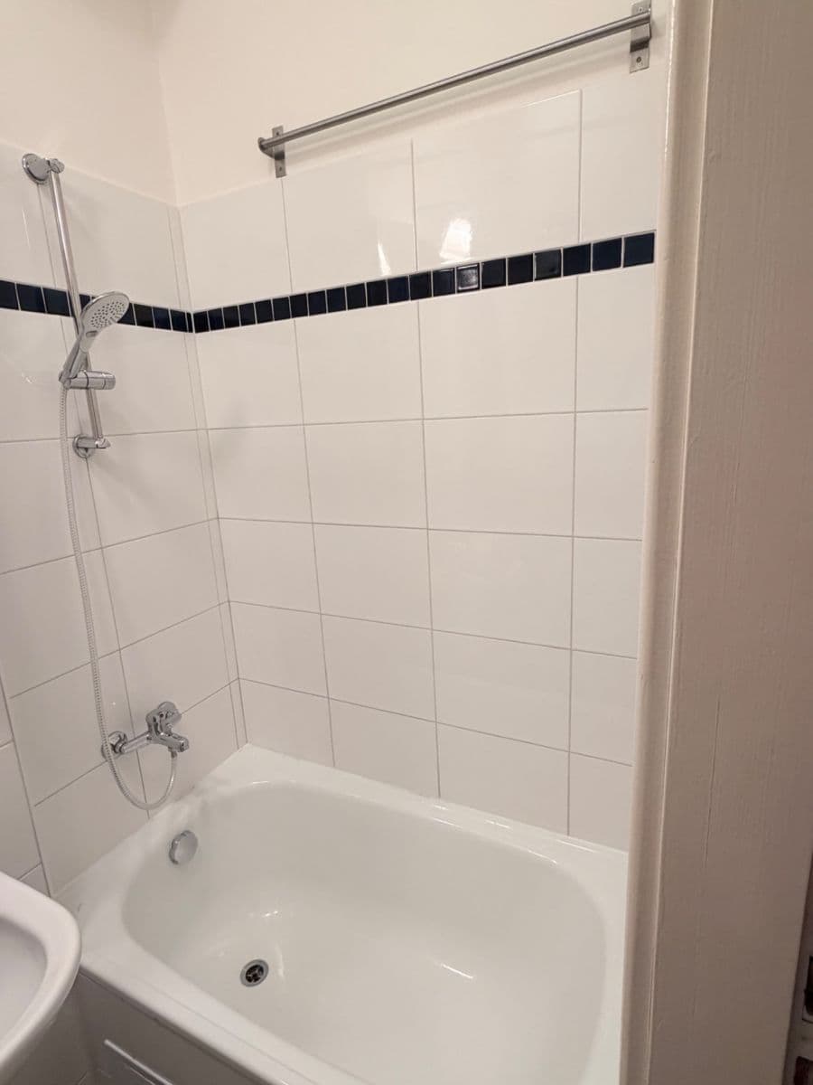 Prenájom bytu Garsoniéra 26 m², Starostrašnická, Praha, Praha Prenájom bytu Garsoniéra 26 m², Starostrašnická, Praha, Praha